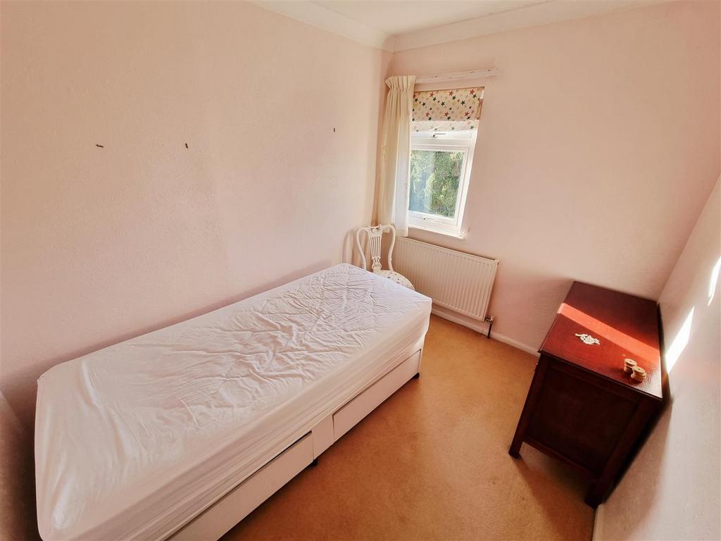 Bed 3.jpg