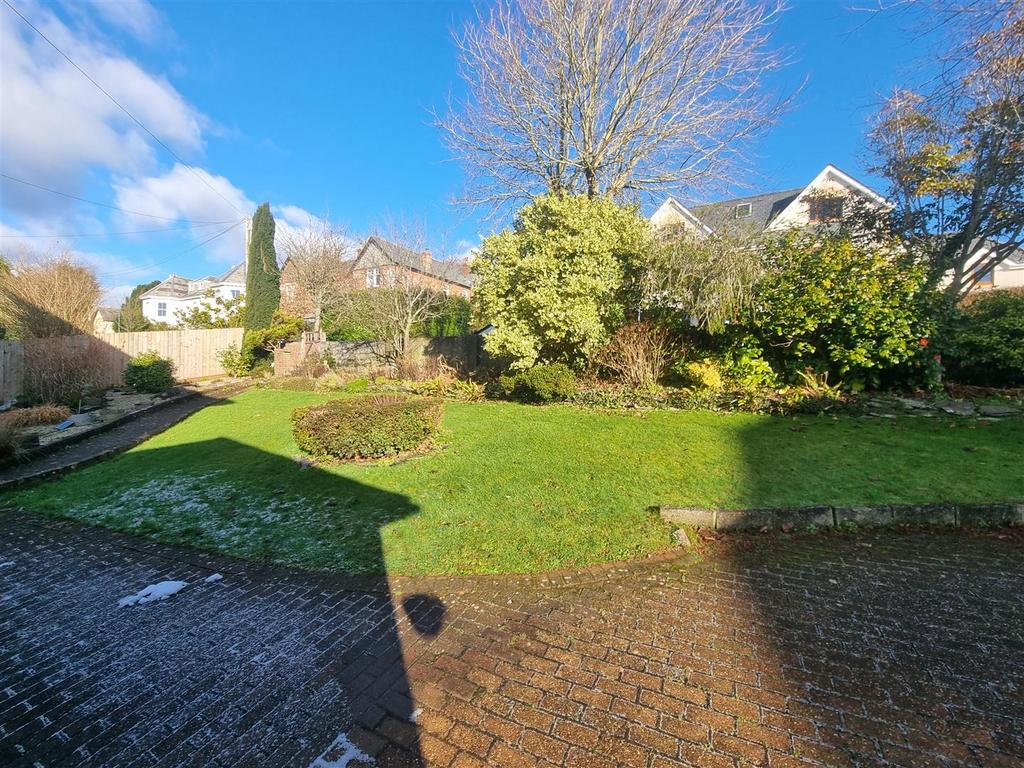Front garden.jpg