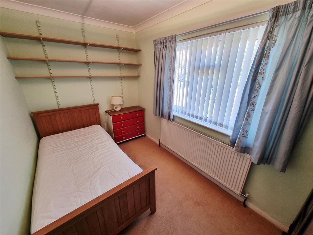 Bed 4.jpg