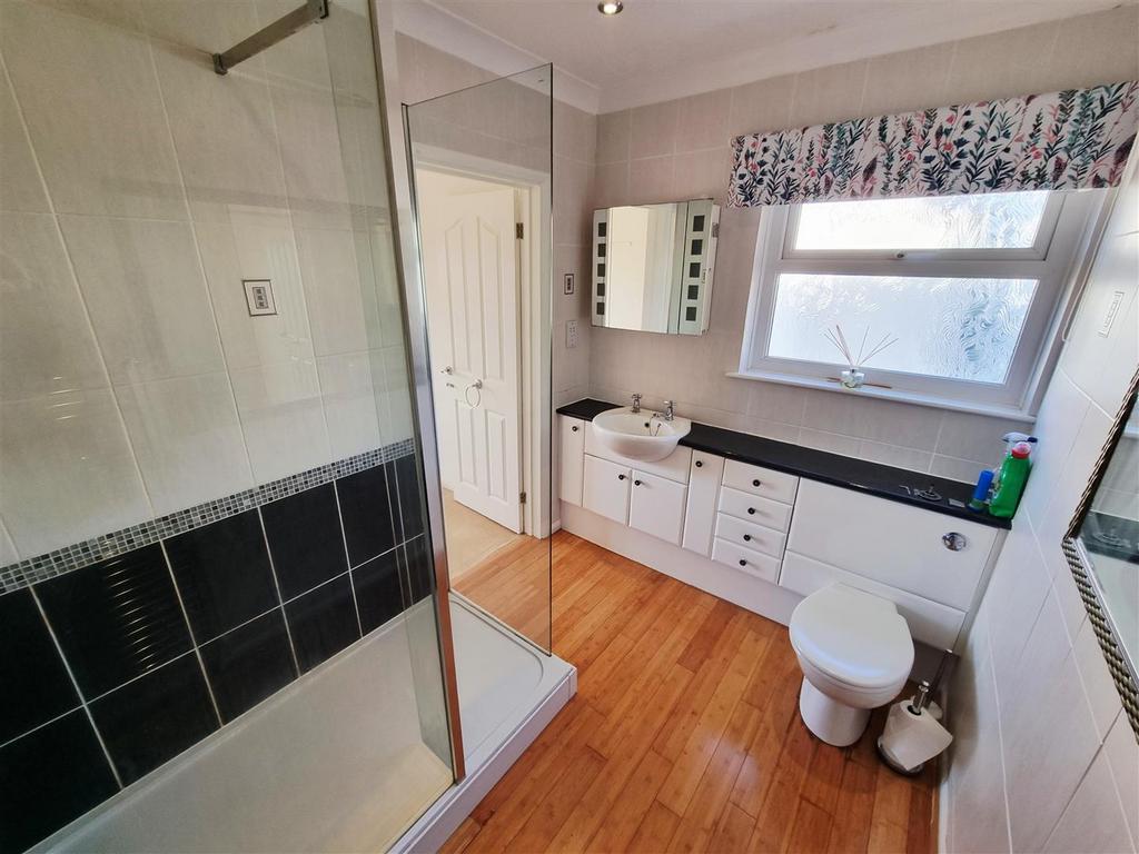 Shower room.jpg