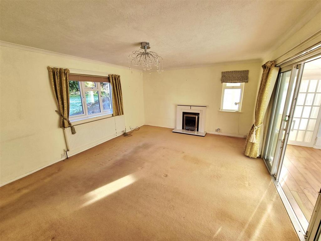Sitting room 1.jpg