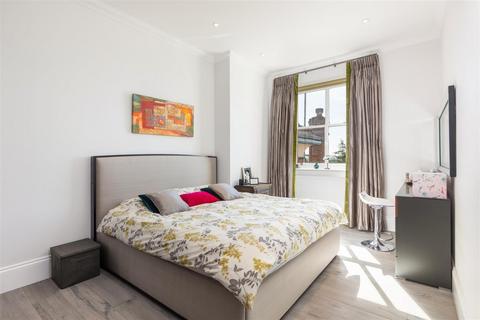 3 bedroom flat to rent, The Downs, Wimbledon, London, SW20