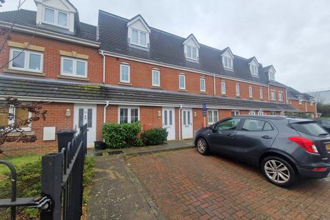 2 bedroom maisonette to rent, Chadwick Way, Hamble SO31