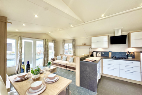 2 bedroom static caravan for sale, Two Bed Lakeside Villa Willerby Robertsbridge Oaklands Holiday Park, Clacton-on-Sea CO16