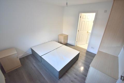 2 bedroom apartment to rent, Erleigh Road, Reading