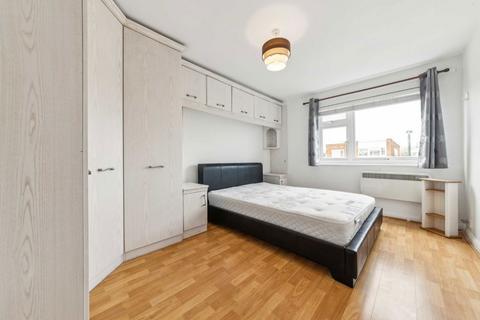 1 bedroom flat to rent, Montague Road, London SW19