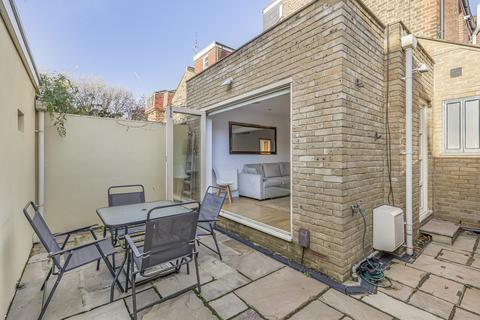 1 bedroom flat for sale, Melrose Avenue, London, SW19