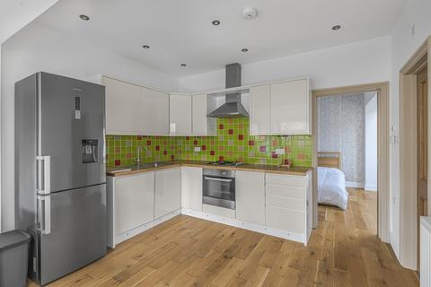 1 bedroom flat for sale, Melrose Avenue, London, SW19