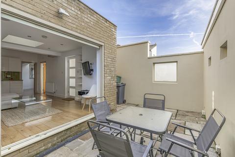 1 bedroom flat for sale, Melrose Avenue, London, SW19