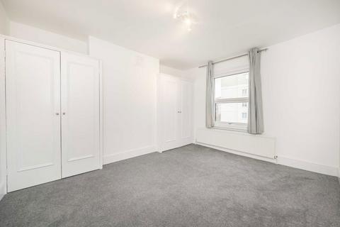 3 bedroom flat for sale, York Road, London W3