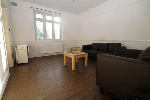 2 bedroom flat to rent, Tollington Park, London