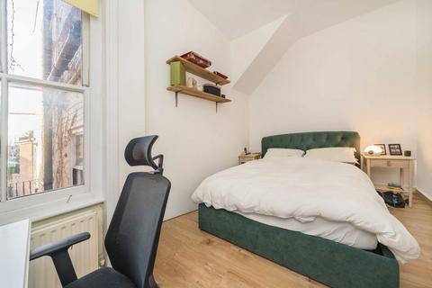 1 bedroom flat for sale, Broad Street, Teddington TW11