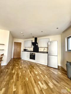 2 bedroom flat for sale, Altolusso, Bute Terrace CF10