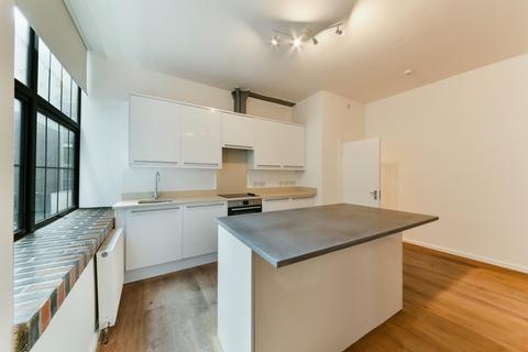 1 bedroom flat to rent, Clerkenwell Road, London, EC1M