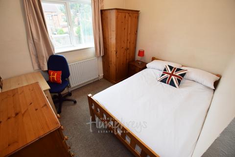 4 bedroom terraced house to rent, Colwyn Road, Northampton NN1