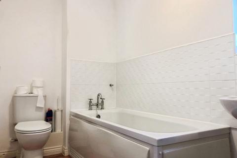 2 bedroom coach house to rent, Melstock Road, Taw Hill, Swindon, SN25