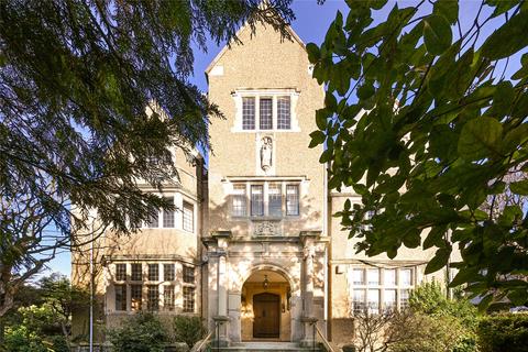 Holly Walk, London, NW3