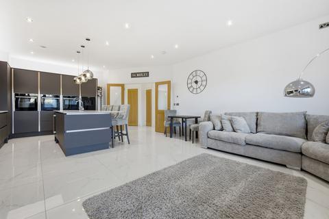 3 bedroom flat for sale, Great Warley Street, Great Warley, CM13