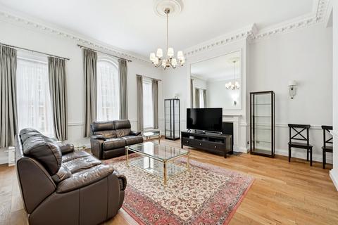 4 bedroom flat to rent, Tilney Street, London