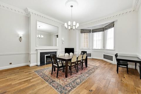 4 bedroom flat to rent, Tilney Street, London
