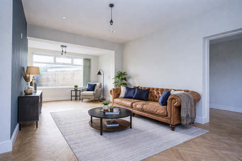 undefined, Liverpool L25