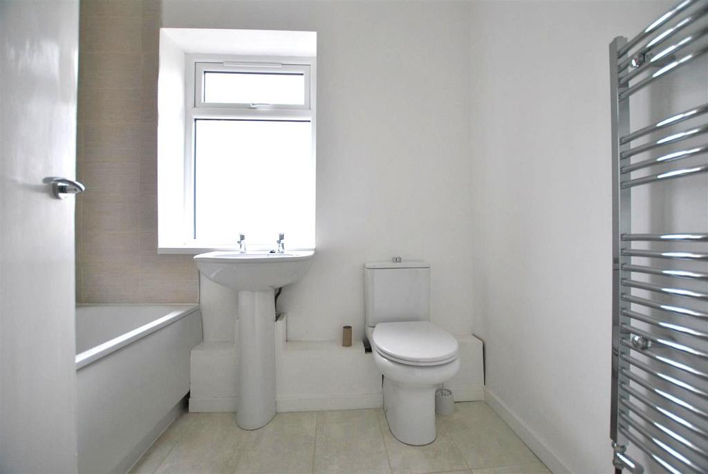 Bathroom  -91 WA.jpg