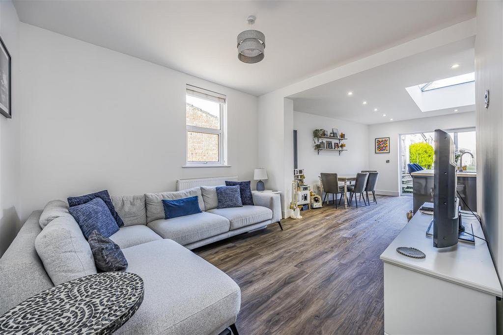 28 Silvester Road, Cowplain-Portico Marketing-Sold B
