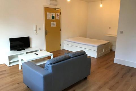 Flat to rent, Town Hall, Bexley Square, Salford, Manchester, M3