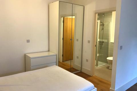Flat to rent, Town Hall, Bexley Square, Salford, Manchester, M3