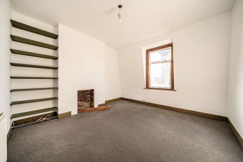 3 bedroom flat to rent, Colney Hatch Lane, London N10