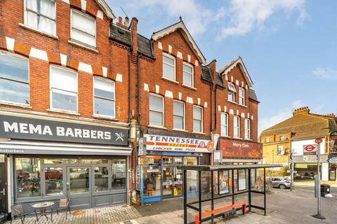 3 bedroom flat to rent, Colney Hatch Lane, London N10