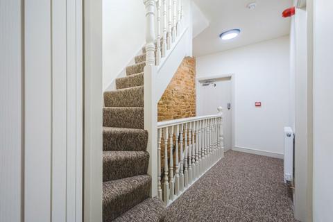 1 bedroom house of multiple occupation to rent, County Road, Swindon, SN1 2EE