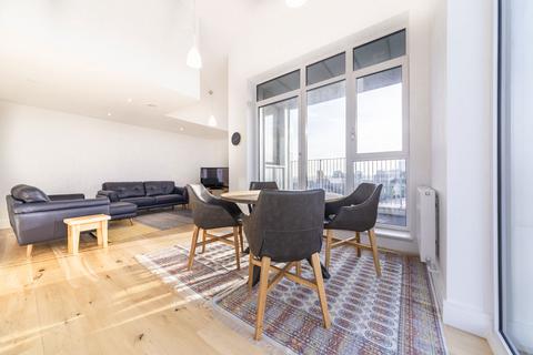 2 bedroom flat to rent, Sovereign Tower, Canning Town E16