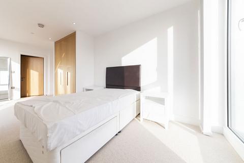 2 bedroom flat to rent, Sovereign Tower, Canning Town E16