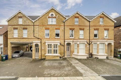 3 bedroom flat for sale, Parkhurst Road, London N11