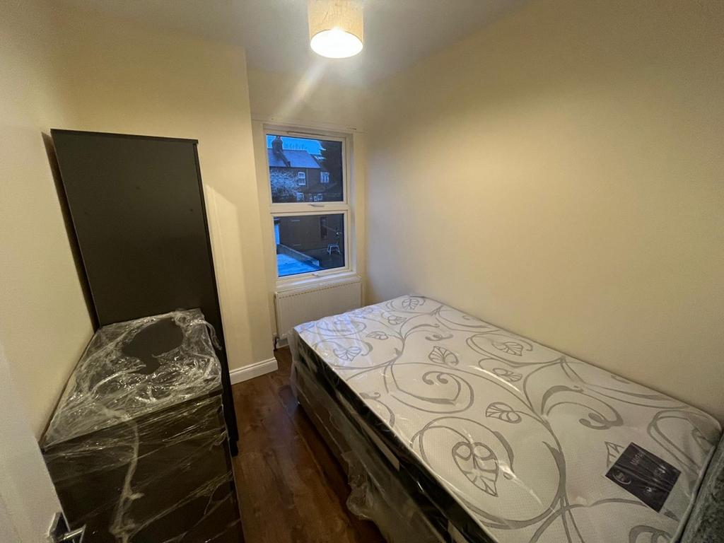 Room 4 - 1