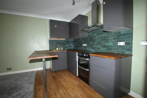 2 bedroom maisonette to rent, Desborough Road, Eastleigh