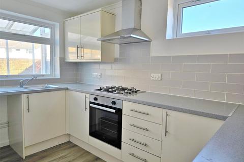 3 bedroom semi-detached house to rent, Sevenoaks Road, Eastbourne, BN23