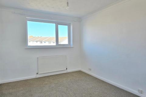 3 bedroom semi-detached house to rent, Sevenoaks Road, Eastbourne, BN23