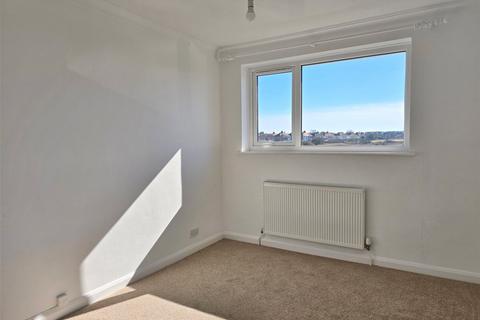 3 bedroom semi-detached house to rent, Sevenoaks Road, Eastbourne, BN23