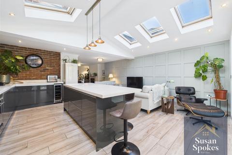 4 bedroom semi-detached house for sale, Sunderland Road, South Shields