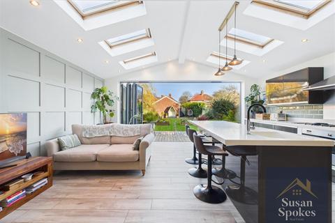 4 bedroom semi-detached house for sale, Sunderland Road, South Shields