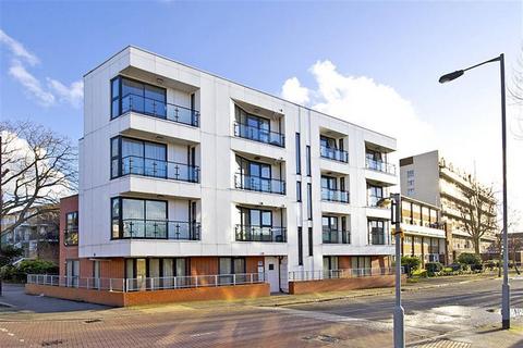 1 bedroom apartment to rent, Gloucester Court, Rowcross Street, SE1