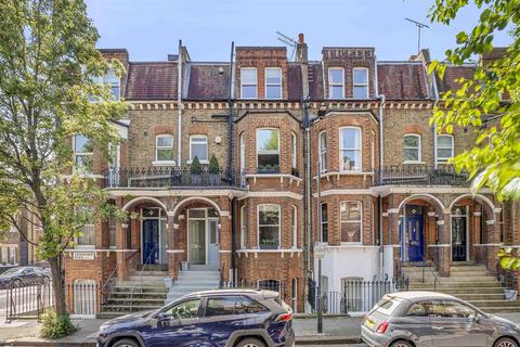 2 bedroom flat to rent, Crookham Road, London
