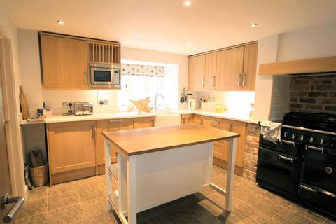 3 bedroom cottage to rent, Old Brewery Court, High Street, Somerby LE14