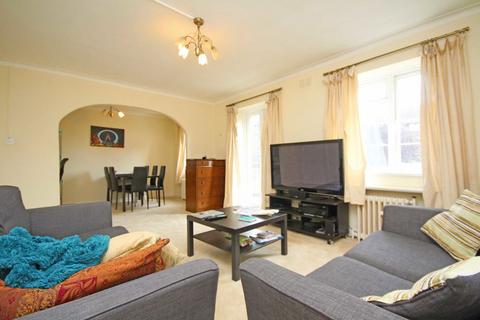 2 bedroom flat to rent, Sheen Court, Richmond TW10
