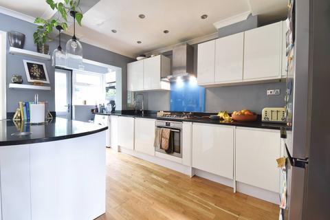 3 bedroom semi-detached house to rent, Molesey Close, Hersham, KT12