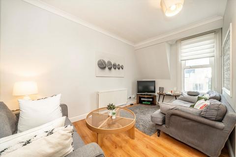 1 bedroom flat to rent, Heath Road, Twickenham TW1