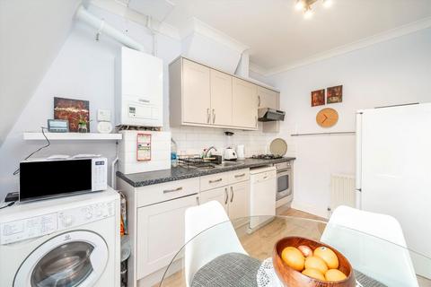 1 bedroom flat to rent, Heath Road, Twickenham TW1