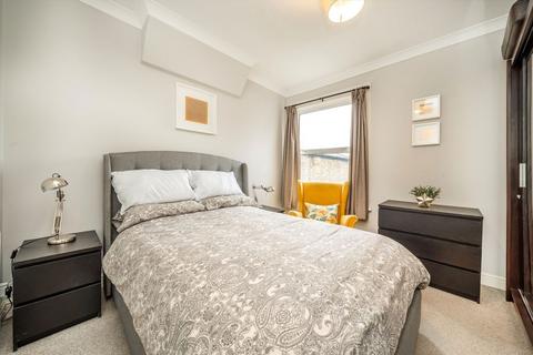 1 bedroom flat to rent, Heath Road, Twickenham TW1